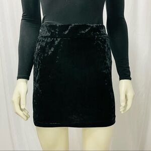 NWT Guess Velvety Black Mini Skirt, Elastic Waist, Size Large